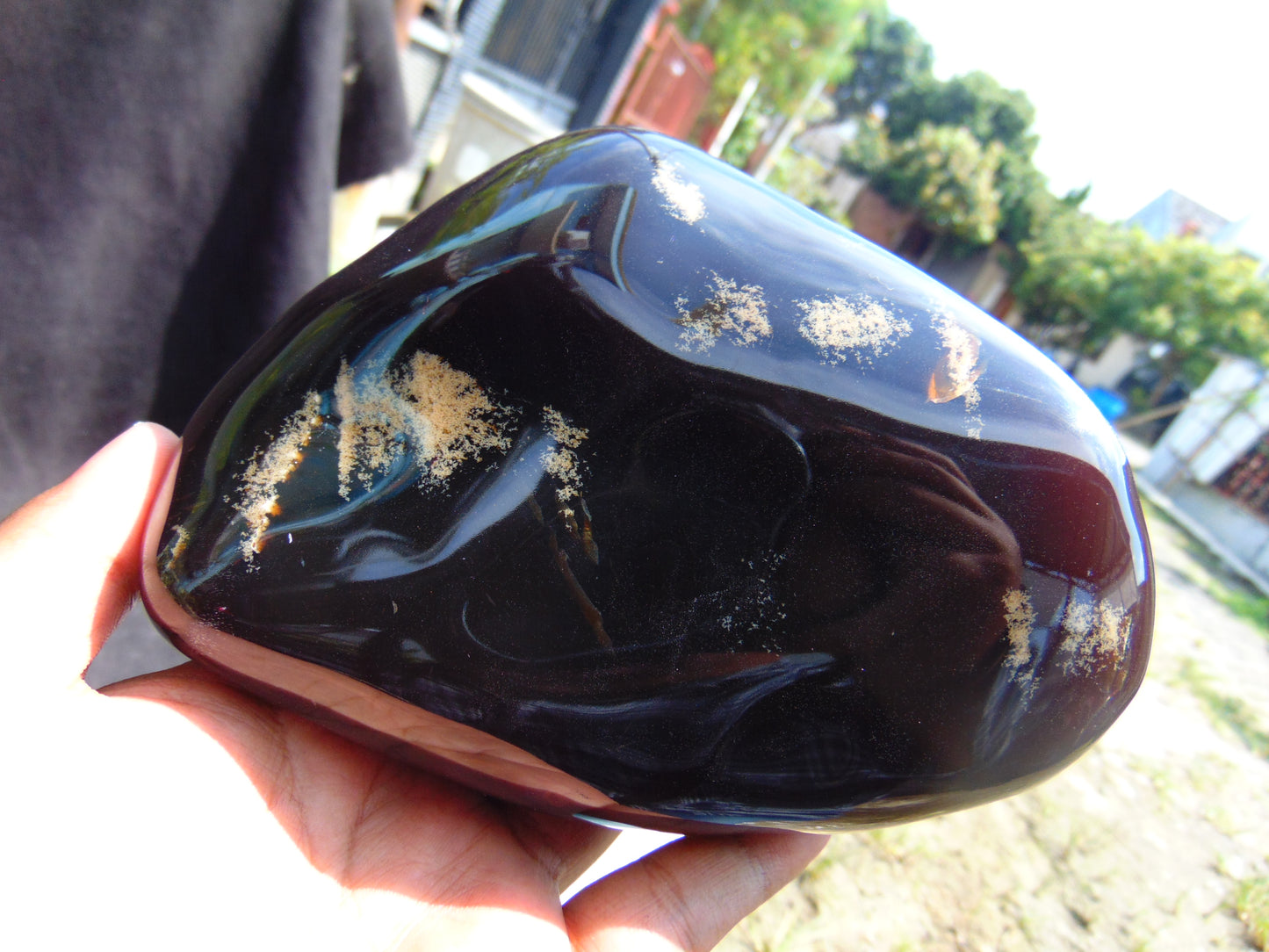 598 gr Full Polished Indonesia Dark Red Amber for Healing BP28