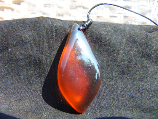 9 gram Pendant Indonesian Crystal Amber for Healing pb40