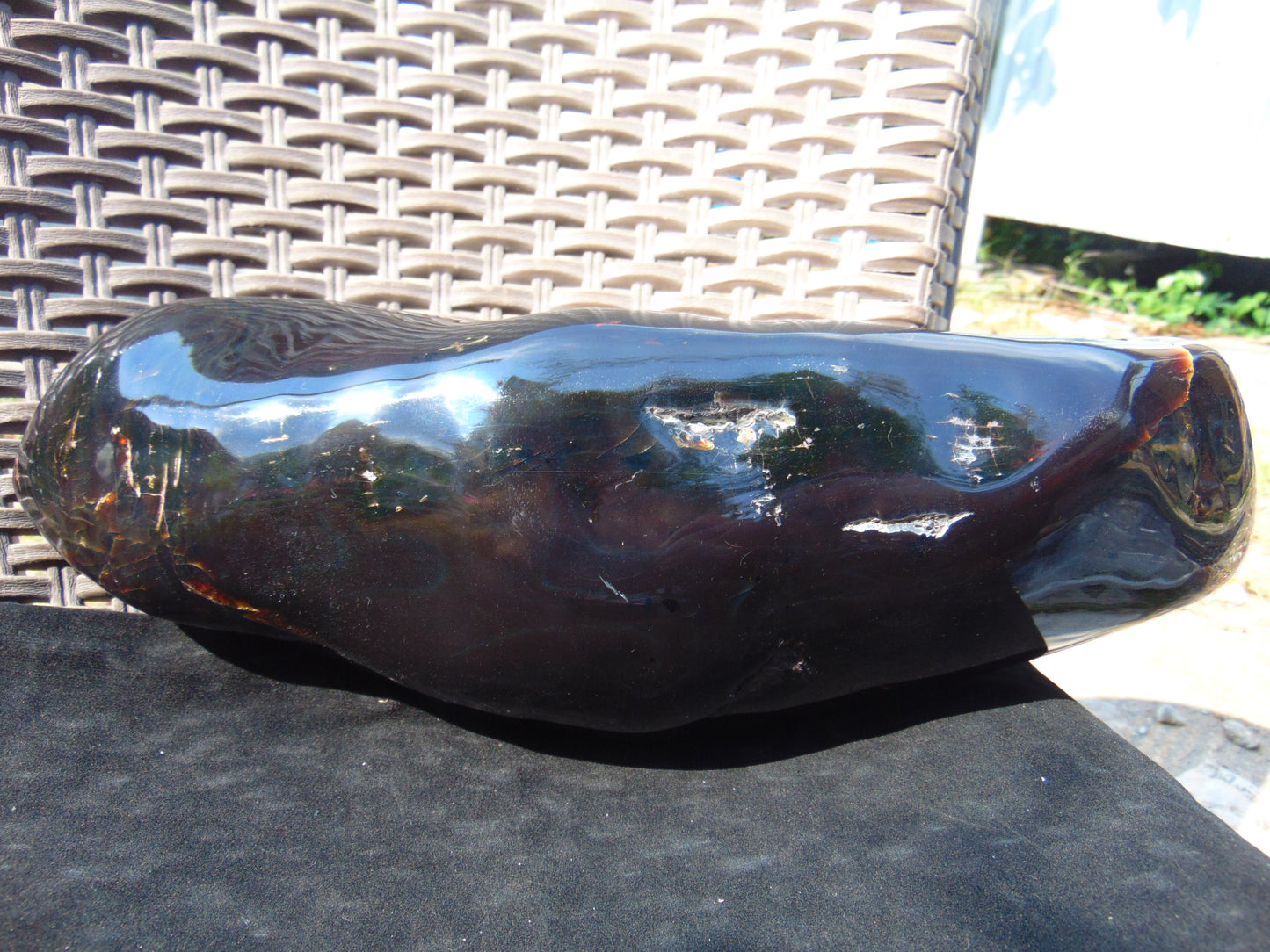 1989 gr Full Polished 340x100x80 mm Indonesia Black Amber for Healing AR107