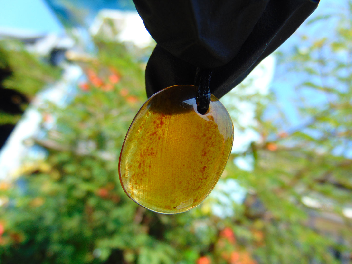 1 gr Pendant Indonesian orange Amber for Healing A538