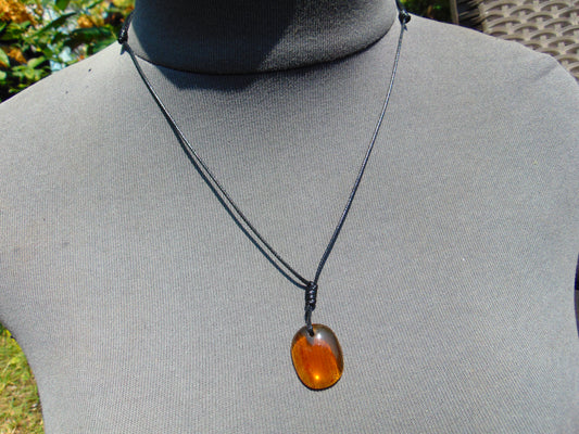 1 gr Pendant Indonesian orange Amber for Healing A538