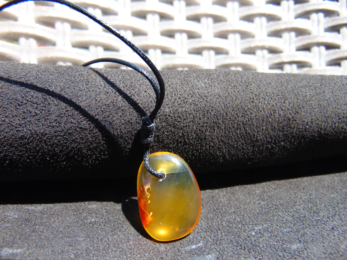 2 gr Pendant Indonesian orange Amber for Healing Y181