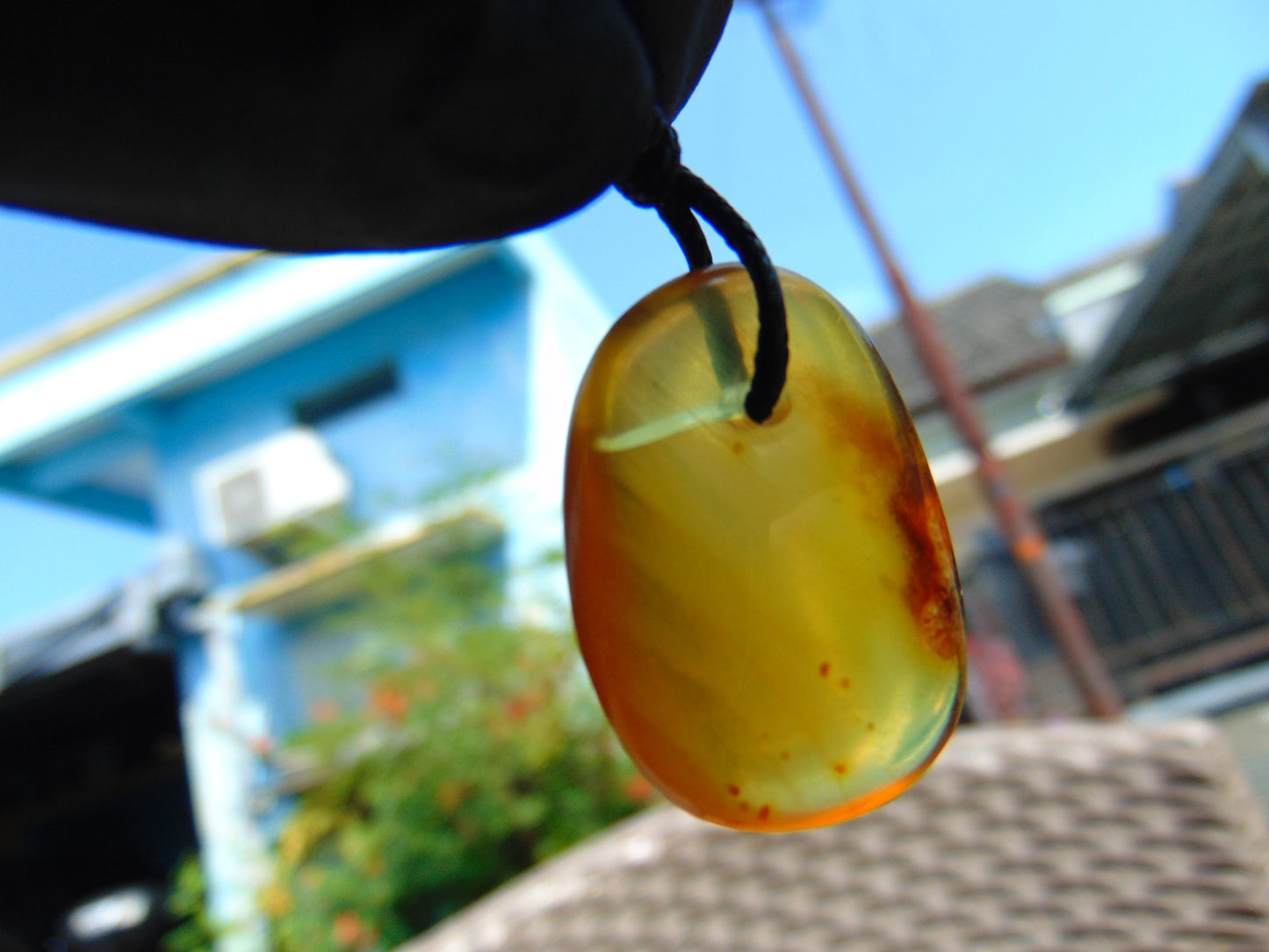 2 gr Pendant Indonesian orange Amber for Healing Y181