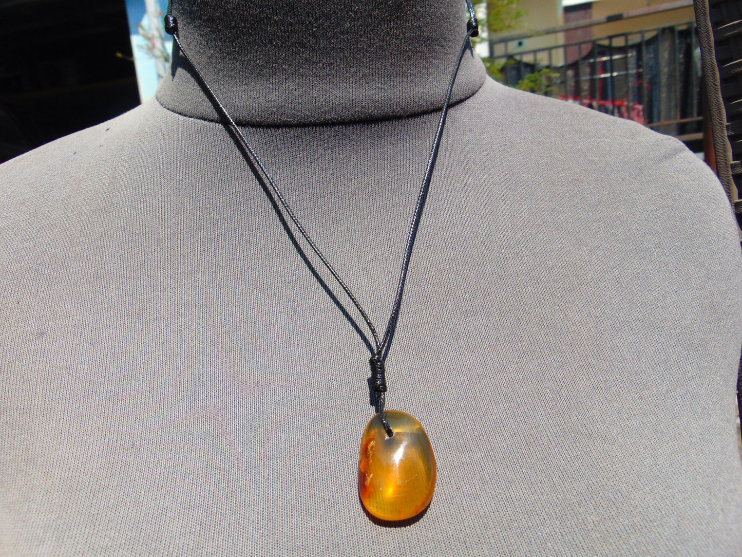 2 gr Pendant Indonesian orange Amber for Healing Y181