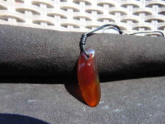 2 gr Pendant Indonesian red Amber for Healing Y237