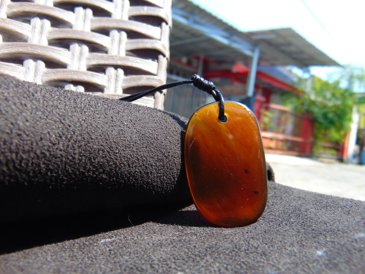 4 gr Pendant Indonesian red Amber for Healing A557