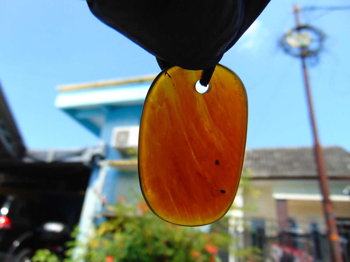 4 gr Pendant Indonesian red Amber for Healing A557