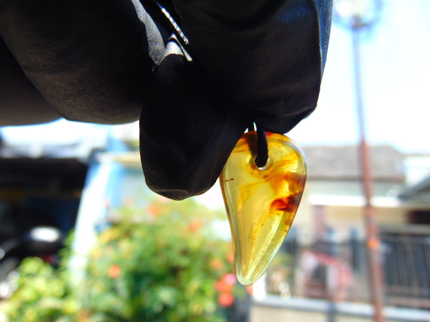 1 gr Pendant Indonesian blue Amber for Healing A552