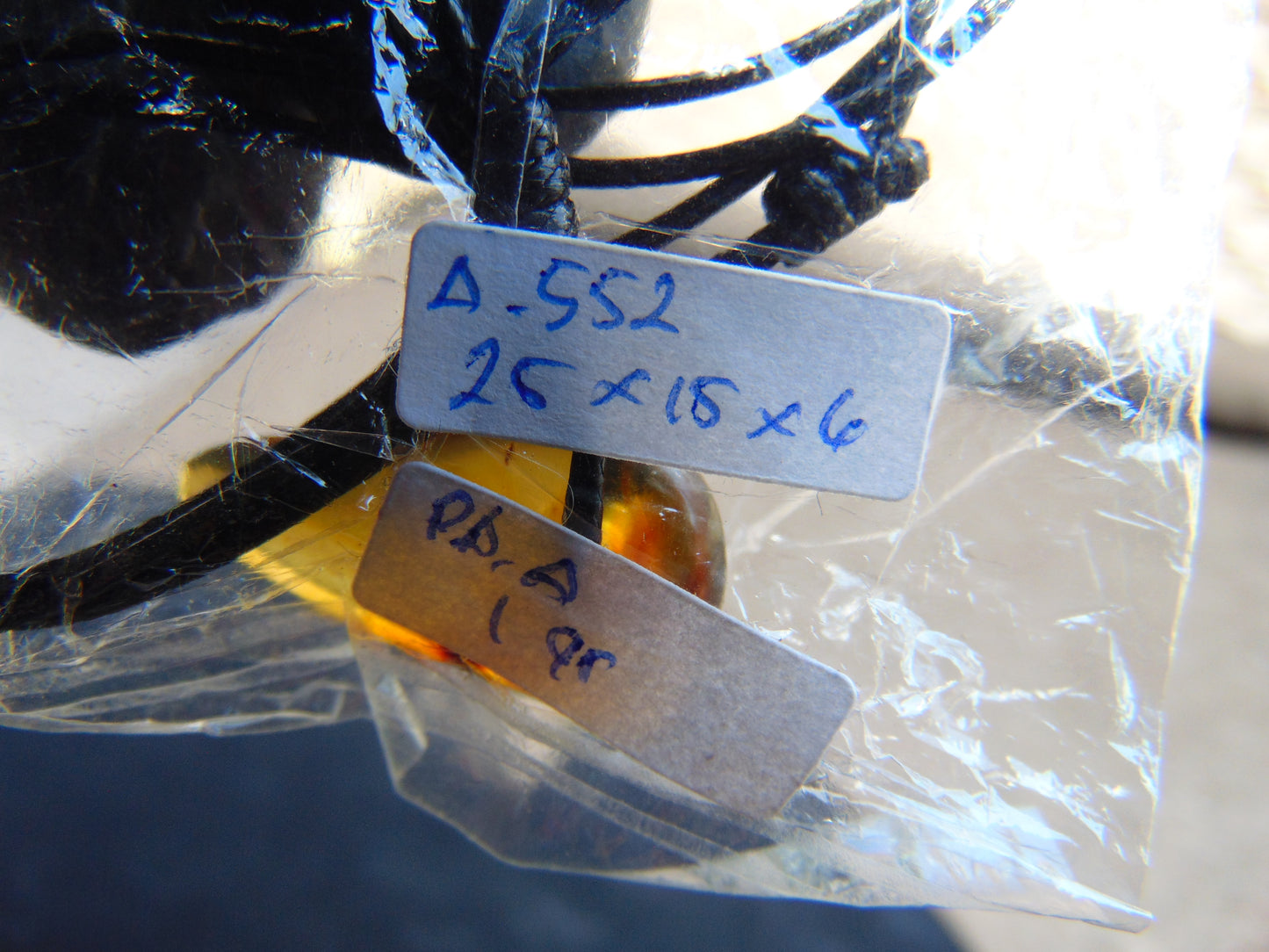 1 gr Pendant Indonesian blue Amber for Healing A552