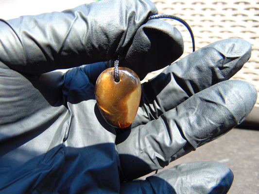 1 gr Pendant Indonesian orange Amber for Healing A540