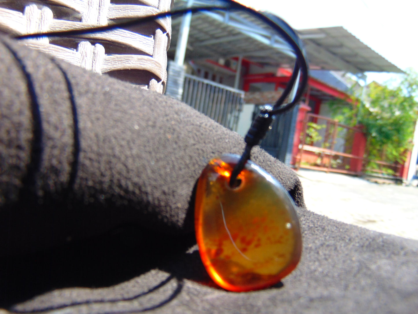 3 gr Pendant Indonesian blue Amber for Healing A579
