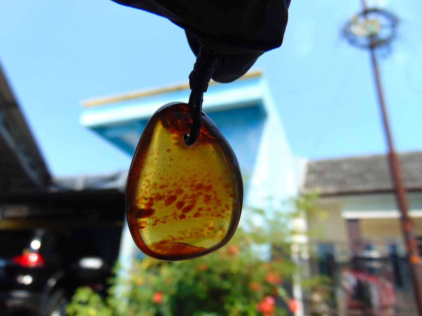 3 gr Pendant Indonesian blue Amber for Healing A579