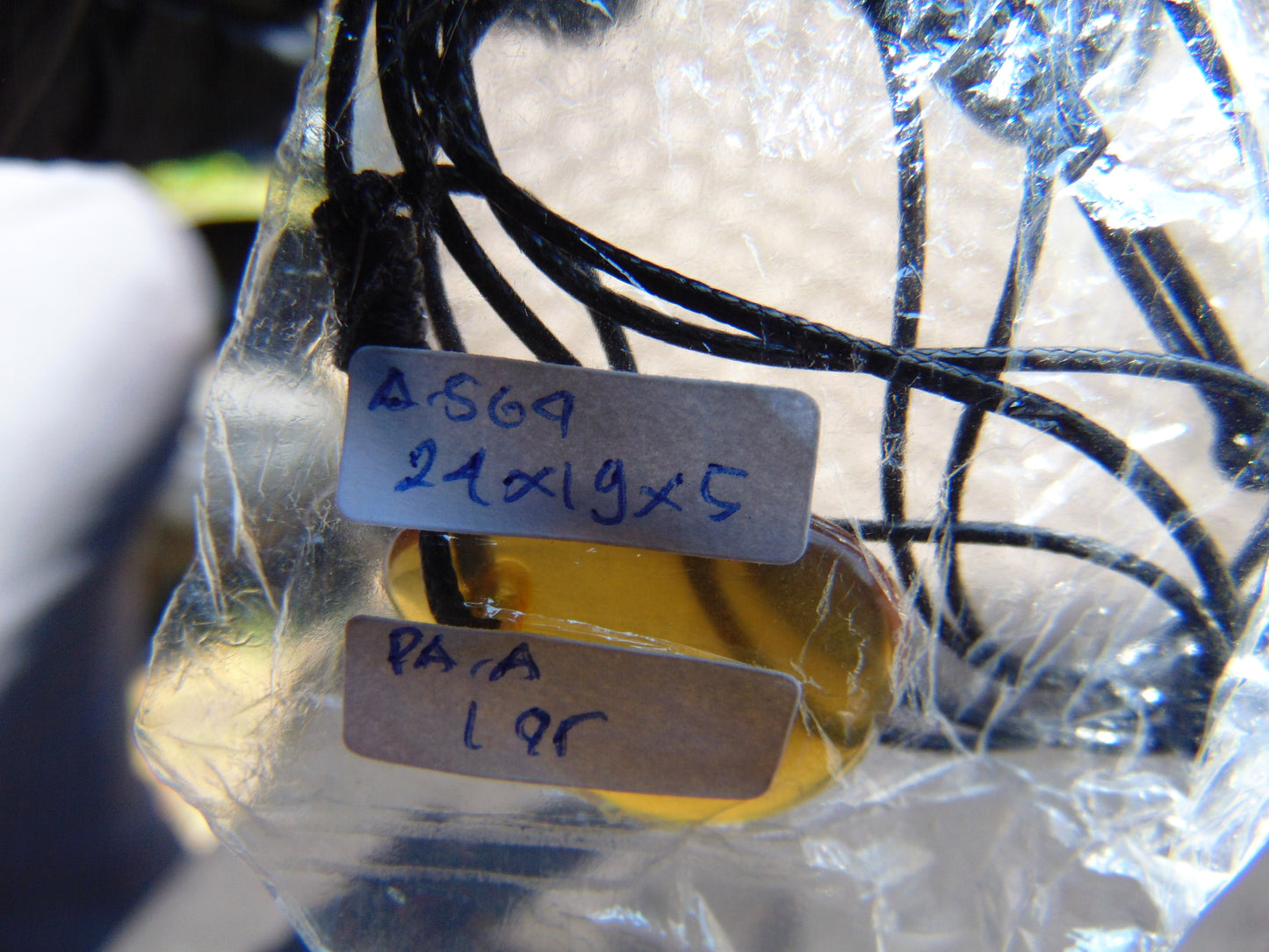 1 gr Pendant Indonesian blue Amber for Healing A564