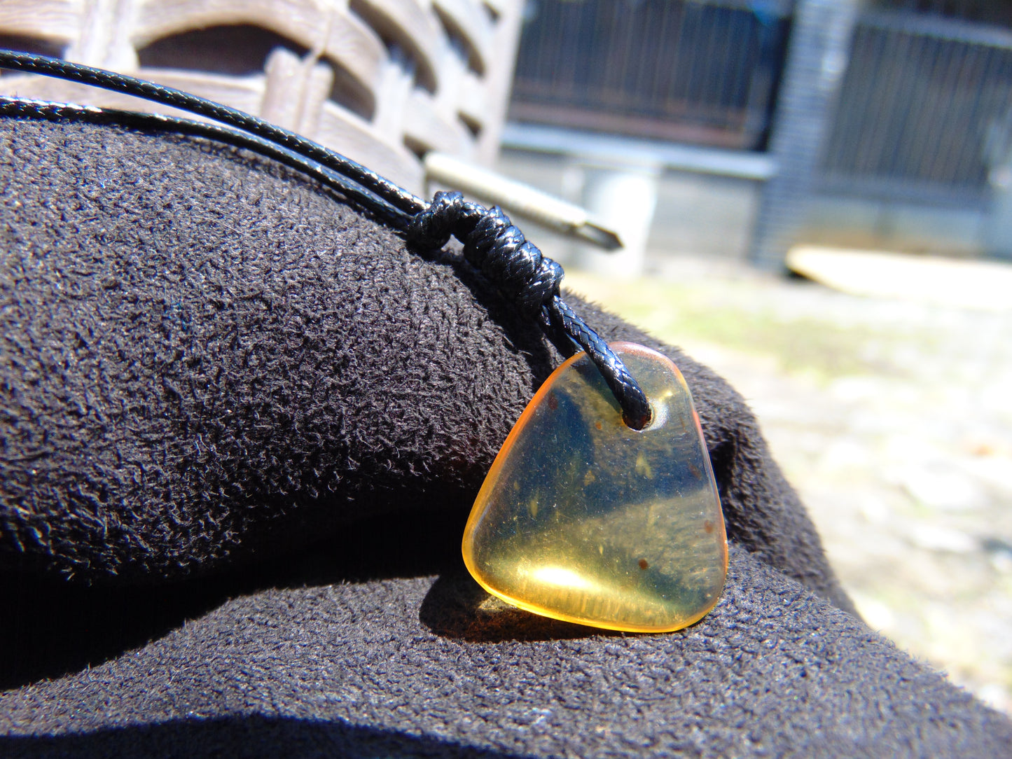 1 gr Pendant Indonesian blue Amber for Healing A565