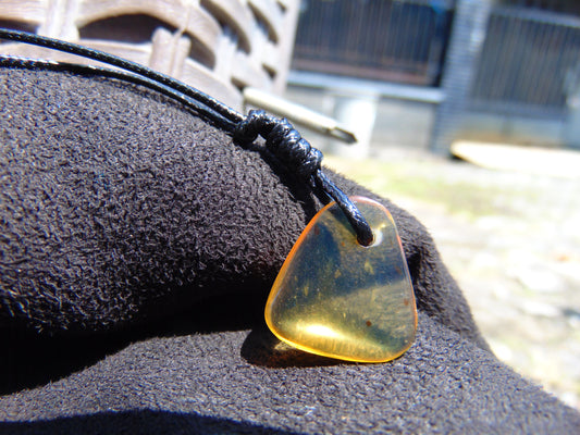1 gr Pendant Indonesian blue Amber for Healing A565