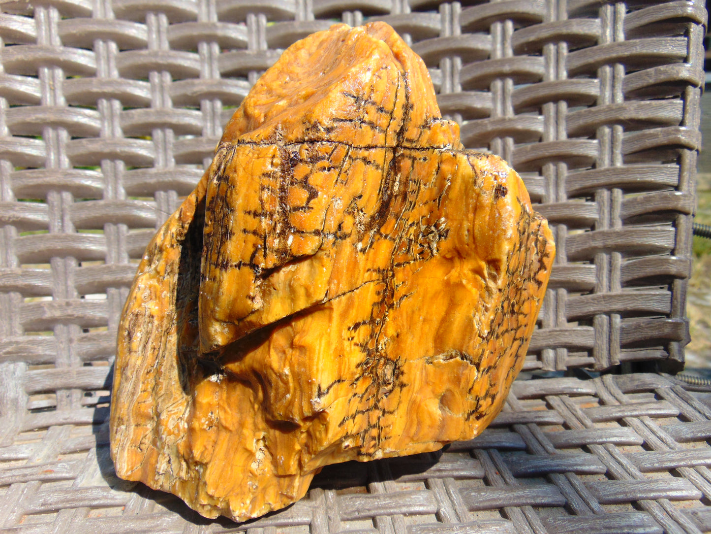 387 gram Polished Indonesia Yellow Aromatic Amber for Healing 26AYE28