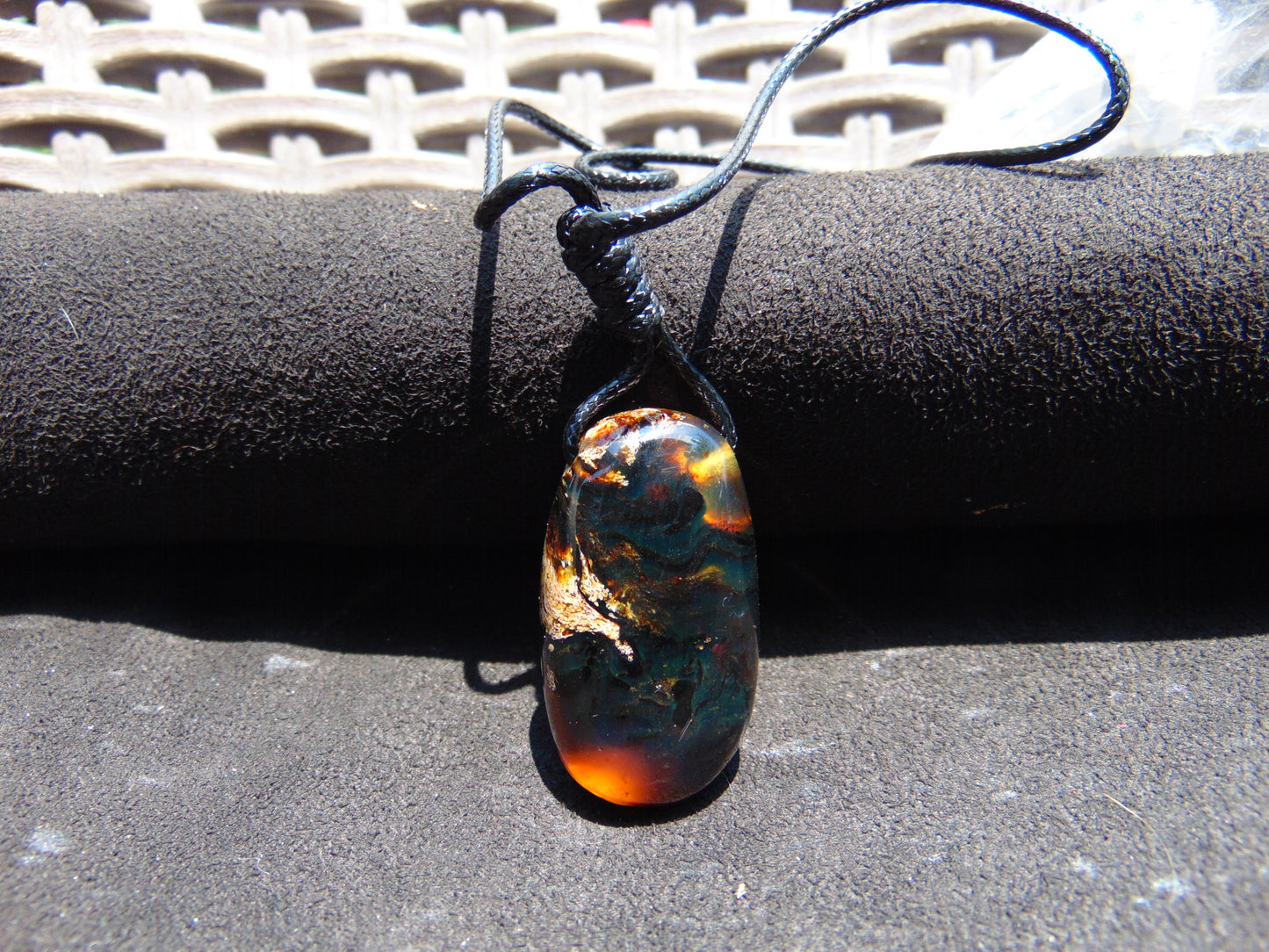 8 gr Pendant Indonesian red Amber for Healing Y16