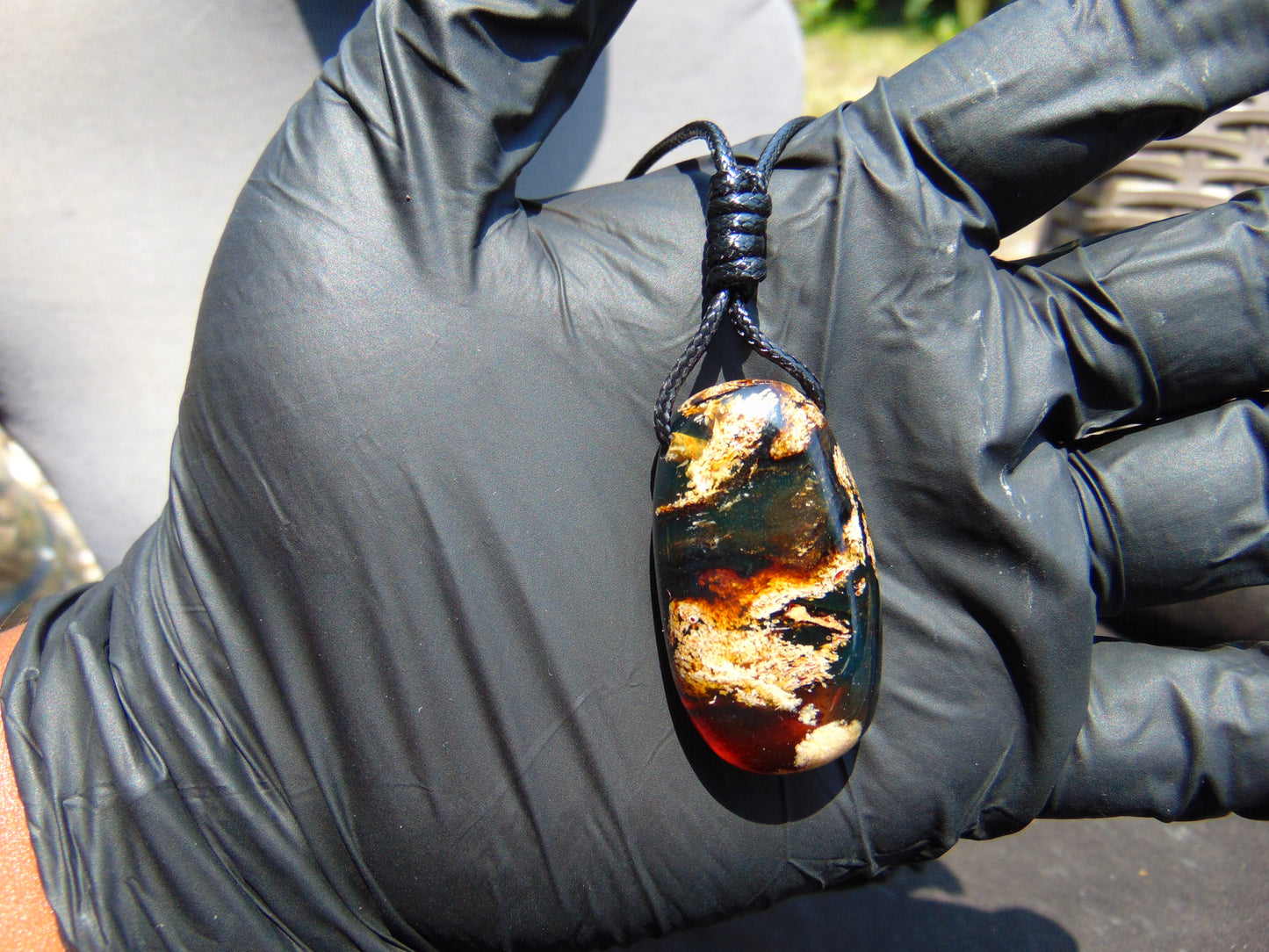 8 gr Pendant Indonesian red Amber for Healing Y16