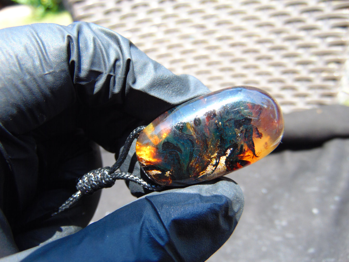 8 gram Pendant Indonesian Blue Amber for Healing Y16