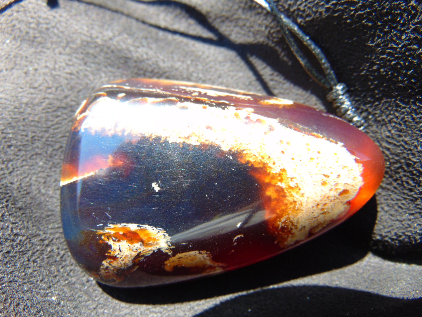 43 gr Big Pendant Indonesian White Blue Amber for Healing Y2