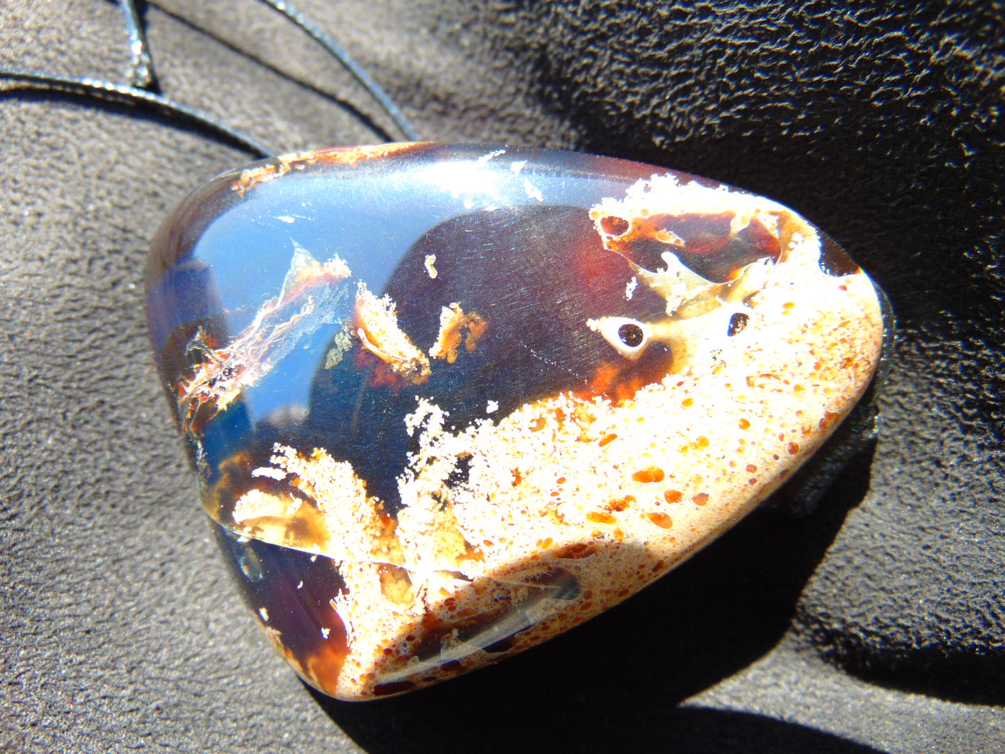 43 gr Big Pendant Indonesian White Blue Amber for Healing Y2