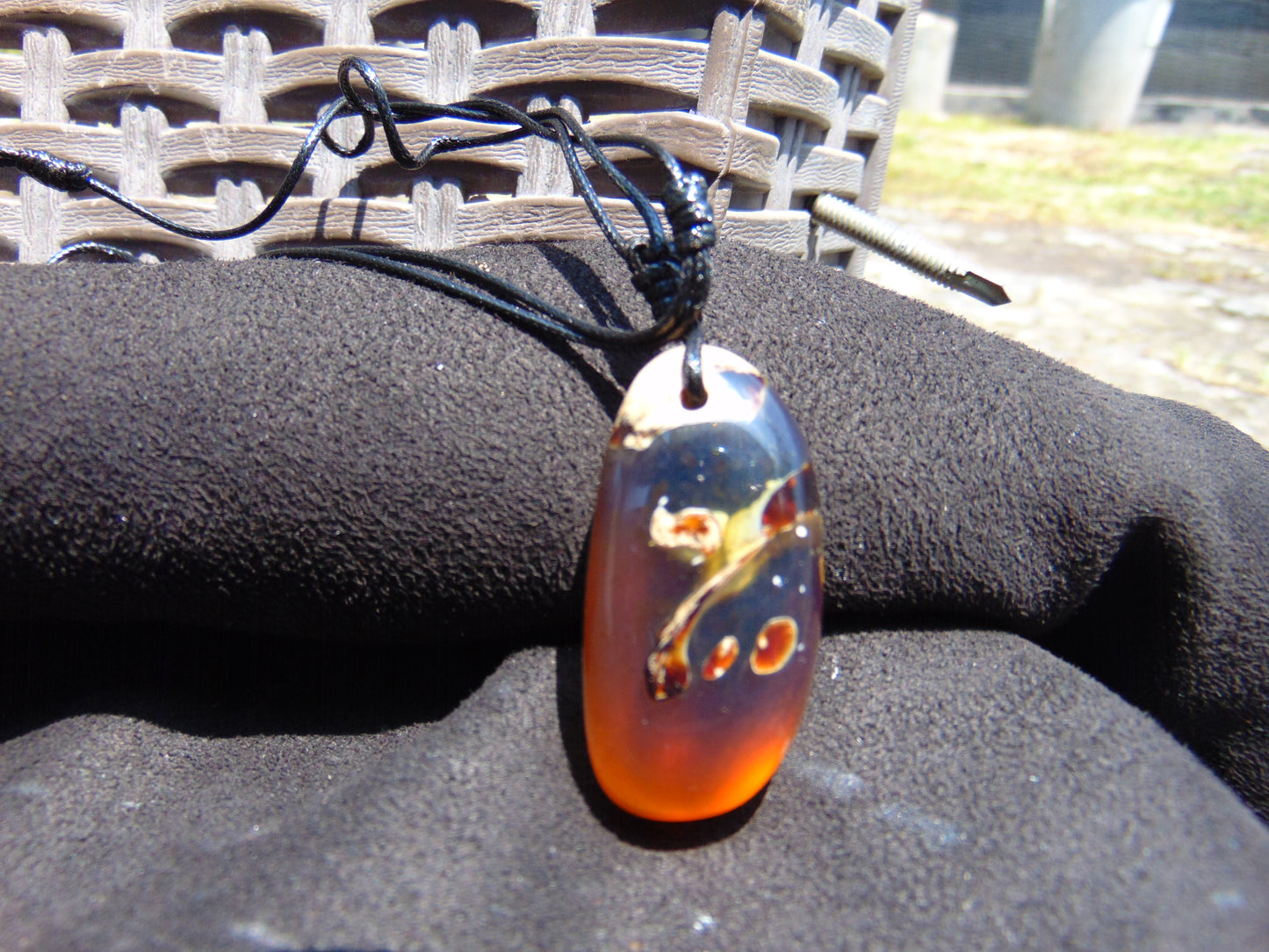 9 gr Pendant Indonesian orange Blue Amber for Healing A99