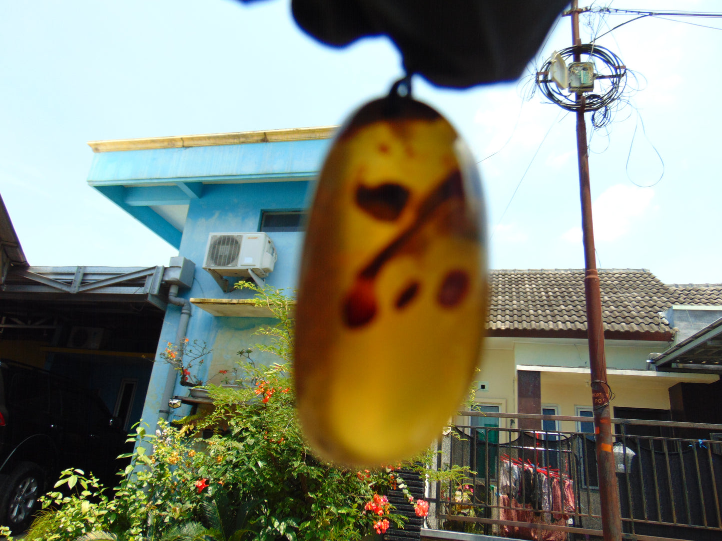 9 gr Pendant Indonesian orange Blue Amber for Healing A99