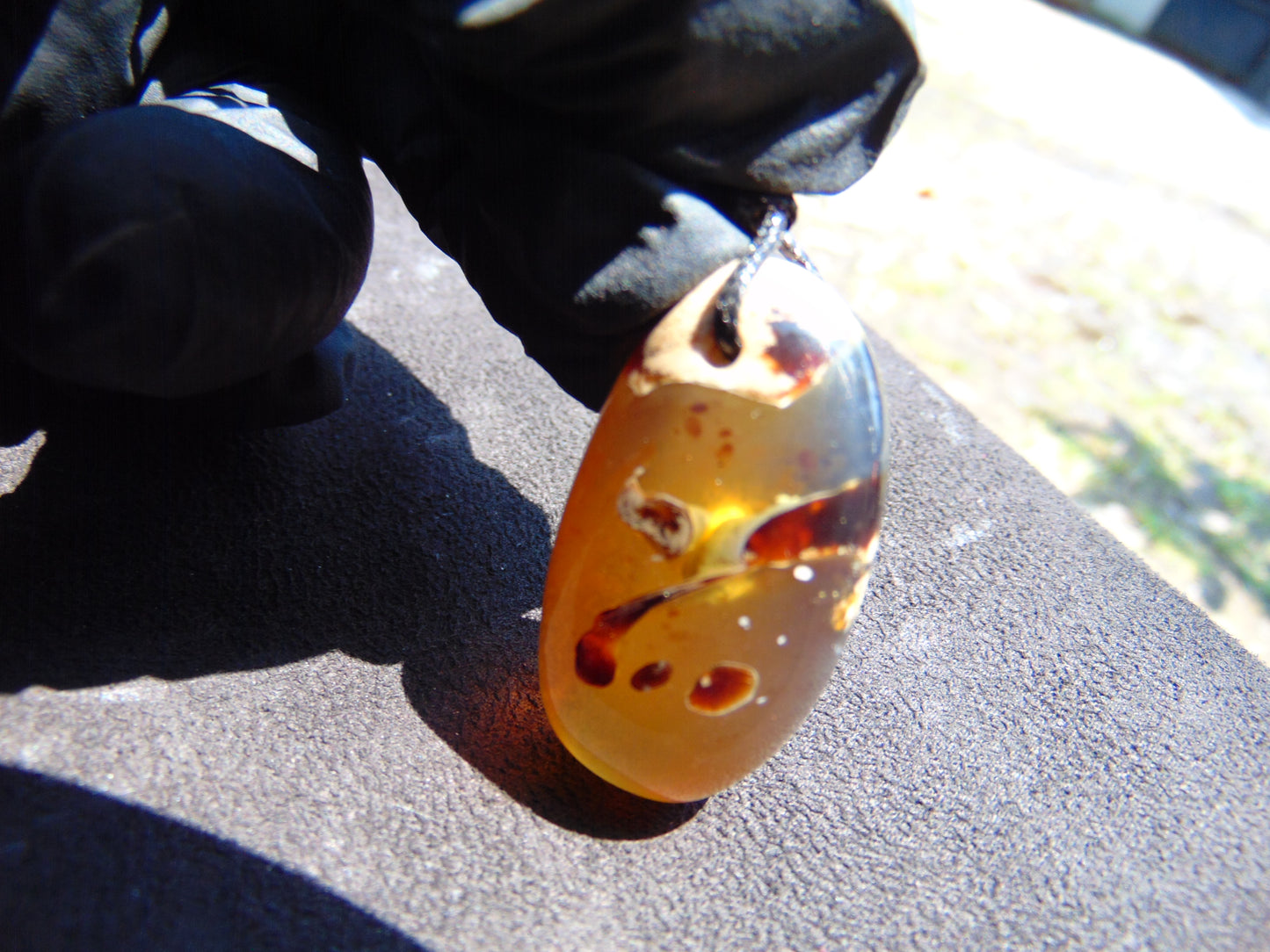 9 gr Pendant Indonesian orange Blue Amber for Healing A99