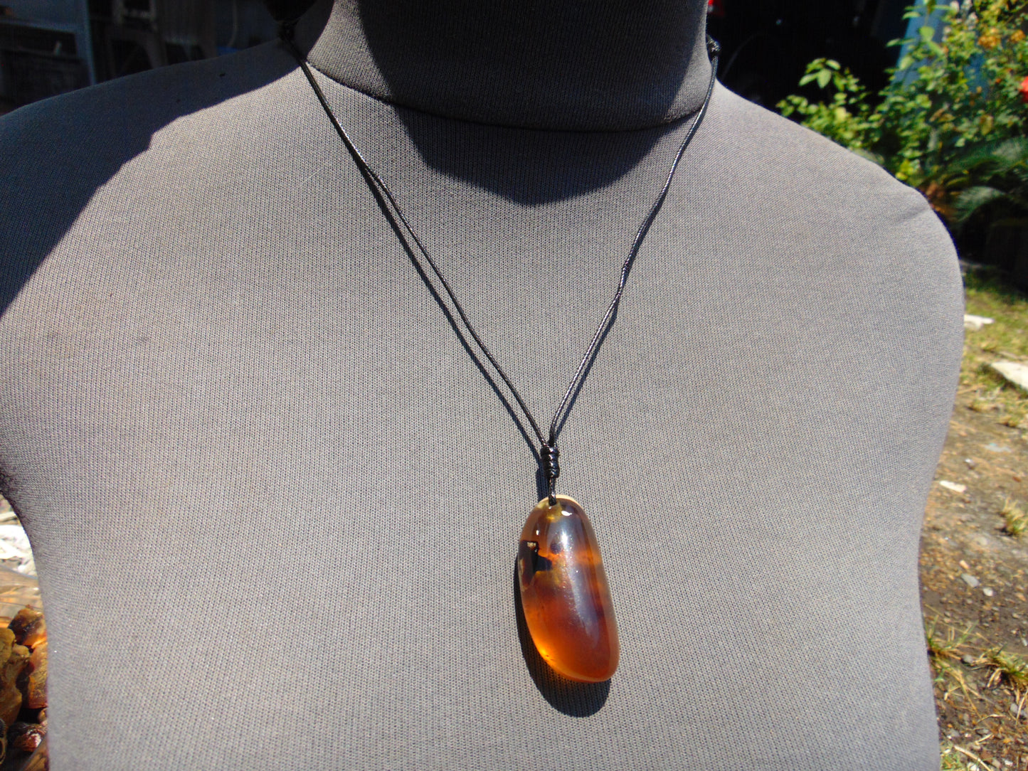 9 gr Pendant Indonesian orange Blue Amber for Healing A99