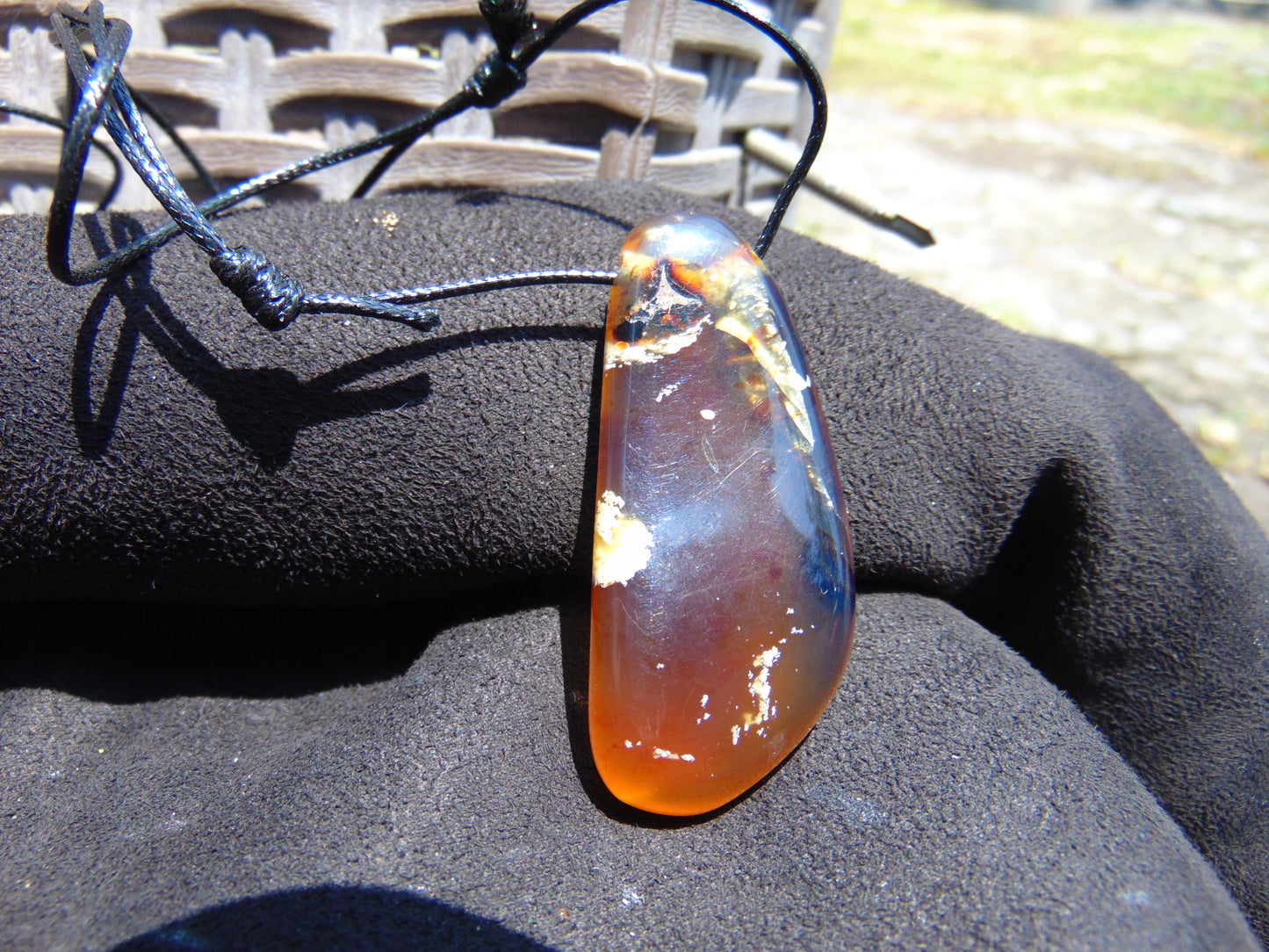 9 gr Pendant Indonesian orange Blue Amber for Healing A87