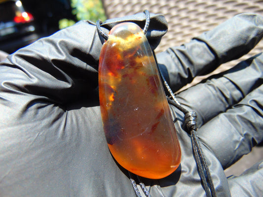 9 gr Pendant Indonesian orange Blue Amber for Healing A87