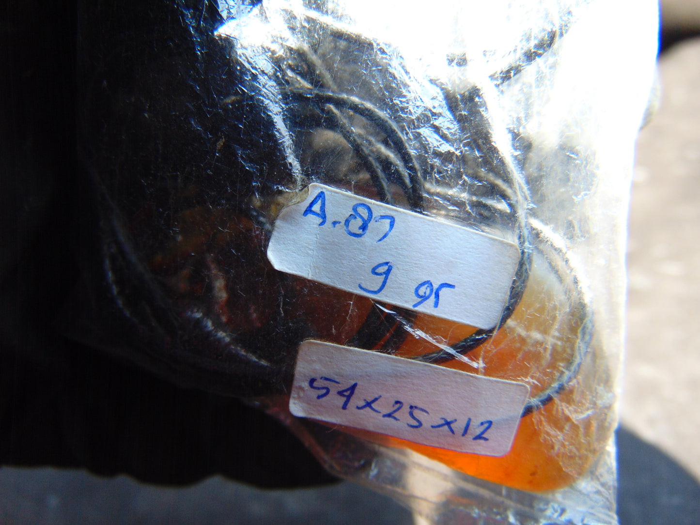 9 gr Pendant Indonesian orange Blue Amber for Healing A87