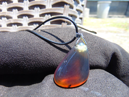 6.29 gr Pendant Indonesian orange Blue Amber for Healing N30