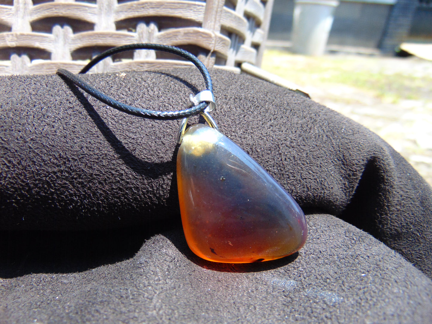 6.29 gr Pendant Indonesian orange Blue Amber for Healing N30