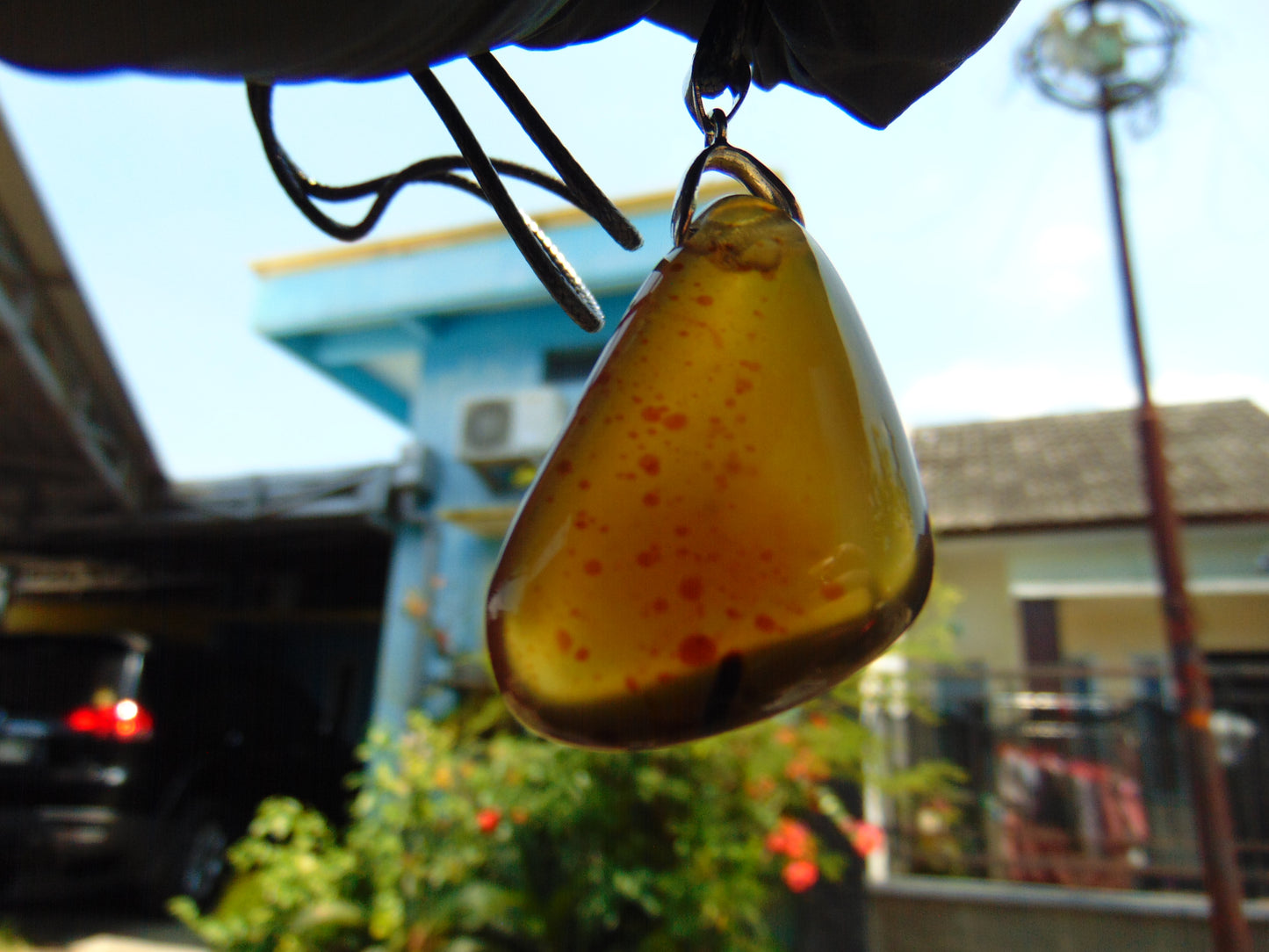 6.29 gr Pendant Indonesian orange Blue Amber for Healing N30