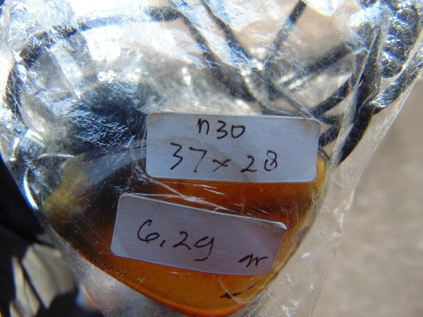 6.29 gr Pendant Indonesian orange Blue Amber for Healing N30