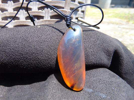 7.71 gr Pendant Indonesian orange Blue Amber for Healing N45