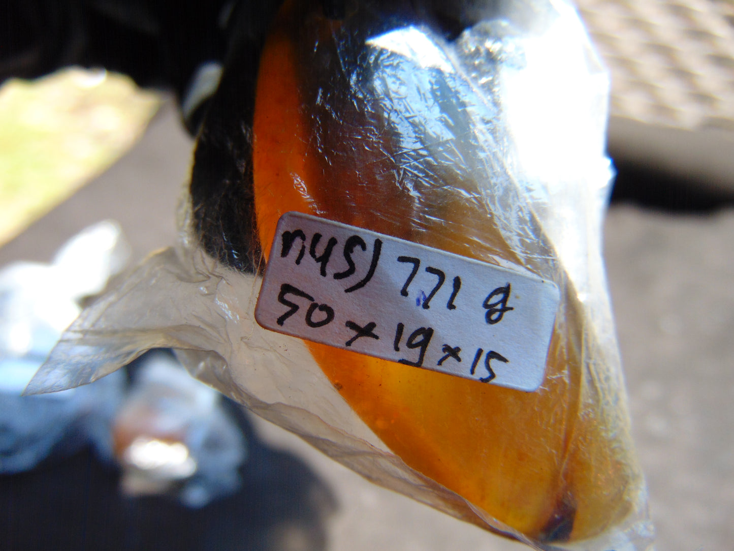 7.71 gr Pendant Indonesian orange Blue Amber for Healing N45