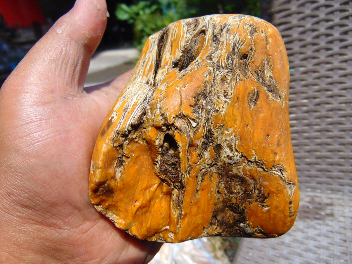 253 gram Polished Indonesia Yellow Aromatic Amber for Healing K10
