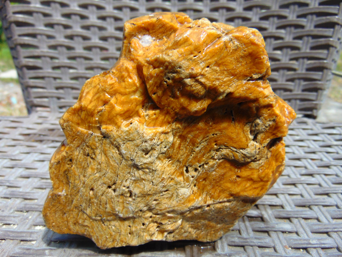 426 gram Polished Indonesia Yellow Aromatic Amber for Healing 26AYE24