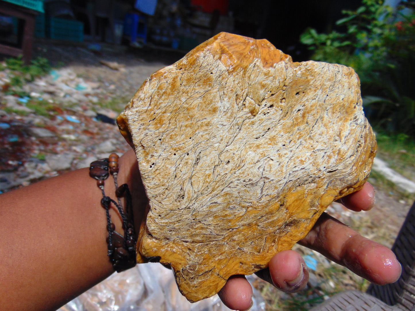 426 gram Polished Indonesia Yellow Aromatic Amber for Healing 26AYE24