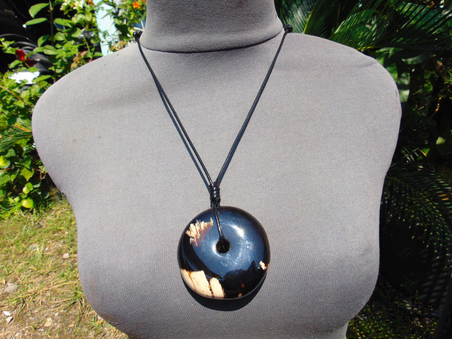 60 gr Donut Pendant Indonesian Amber for Healing 25N103