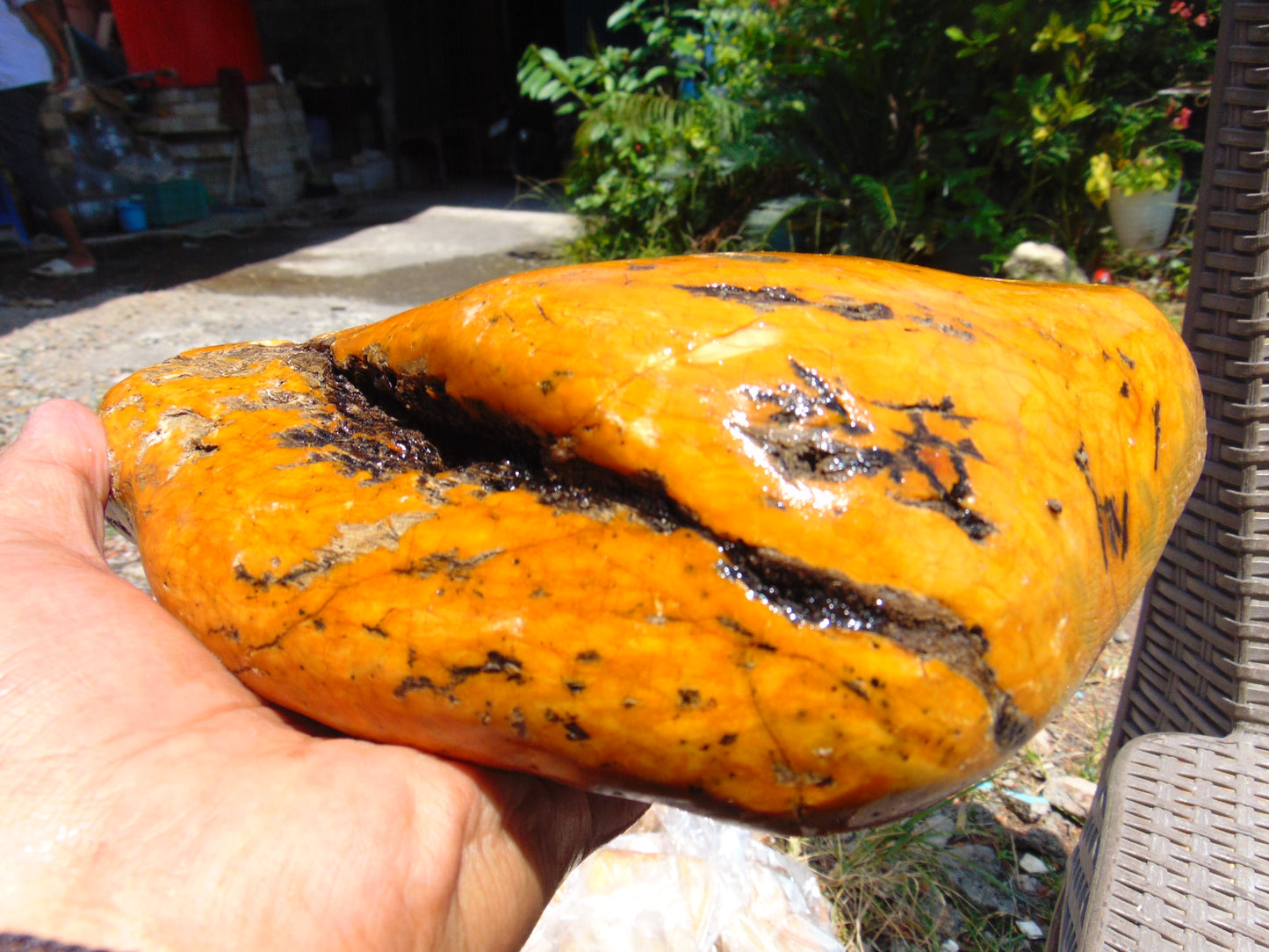1403 gram Polished Indonesia Yellow Aromatic Amber for Healing K810