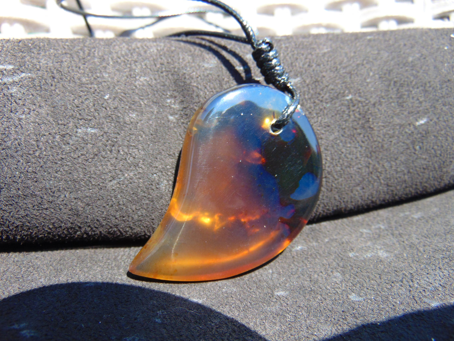 18 gr Comma Pendant Indonesian Blue Amber for Healing 25Y11