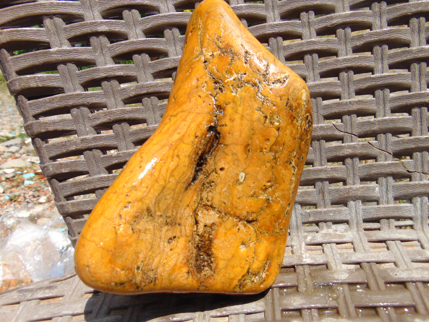 256 gram Polished Indonesia Yellow Aromatic Amber for Healing KM16