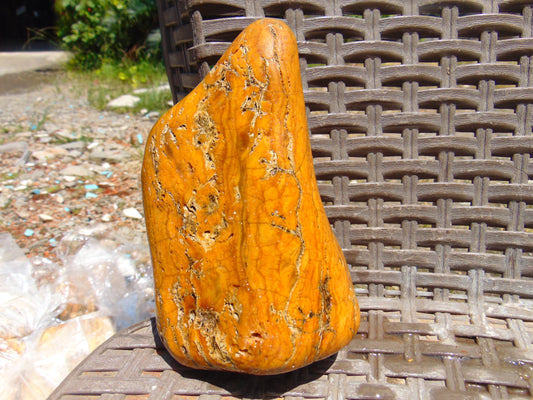 256 gram Polished Indonesia Yellow Aromatic Amber for Healing KM16