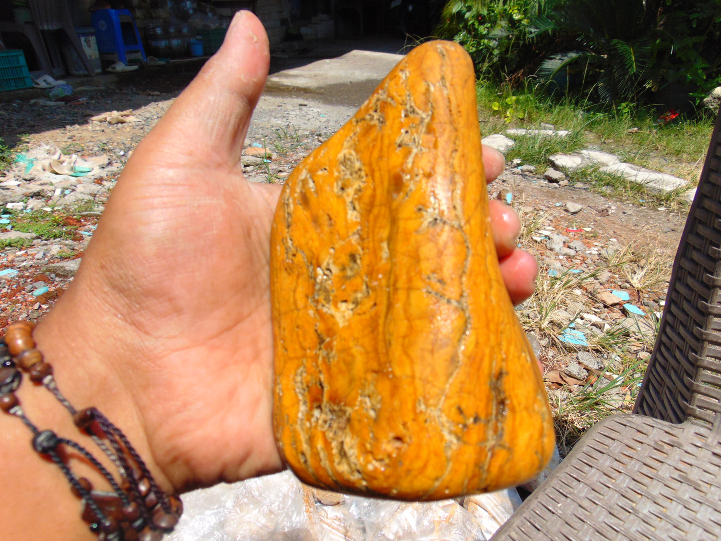 256 gram Polished Indonesia Yellow Aromatic Amber for Healing KM16