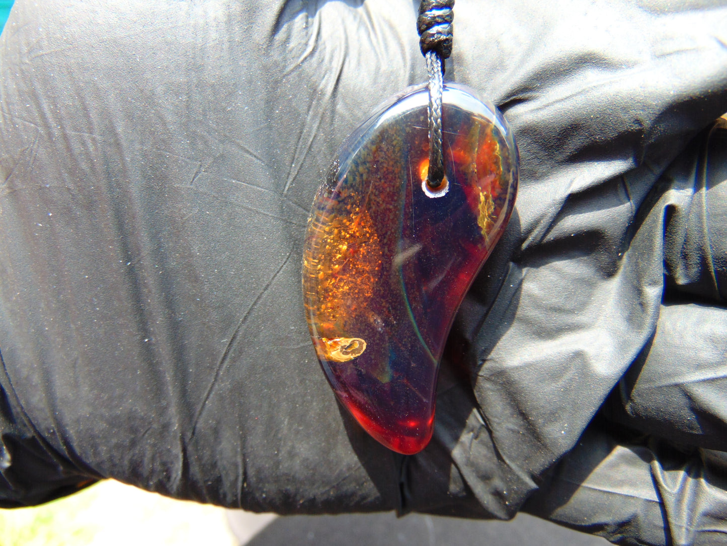 11 gr Comma Pendant 49x39x29  mm Indonesian Blue Amber for Healing PCN633