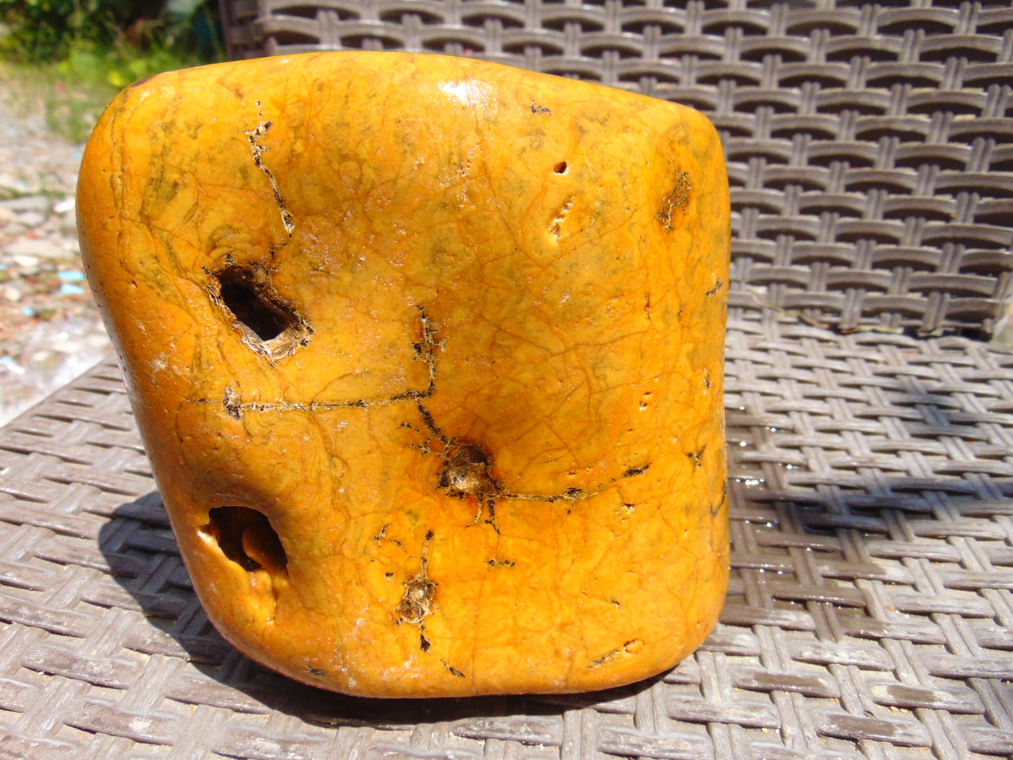 887 gram Polished Indonesia Yellow Aromatic Amber for Healing 25K41