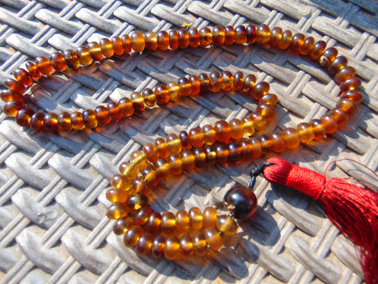 42 gram 108 Mala Buddha Necklace for Yoga Meditation Indonesian Yellow Amber for Healing M125